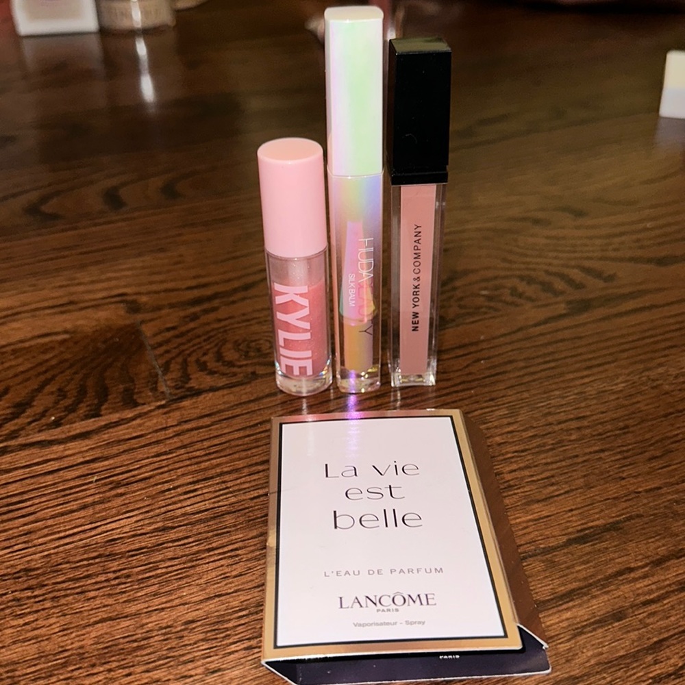 Kylie High Gloss + Huda Beauty Silk Balm